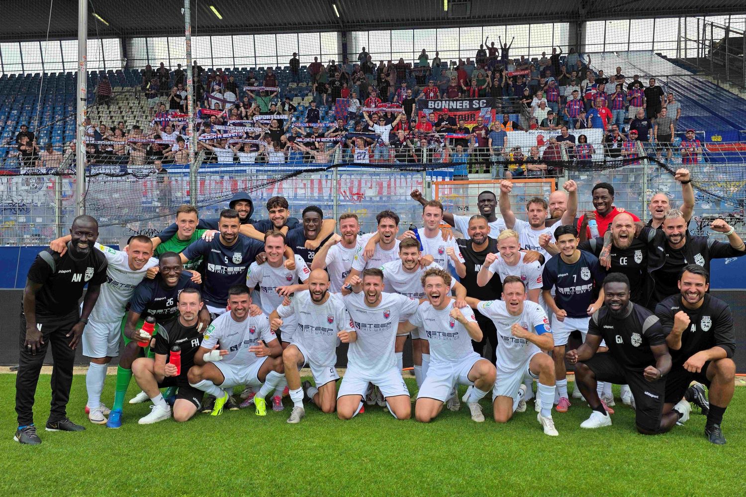 Spitzenreiter zum Liga-Start