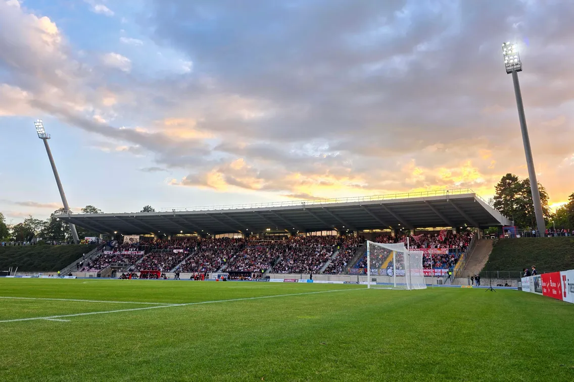 Foto zum Newsartikel Rekord-Kulisse im Sportpark Nord