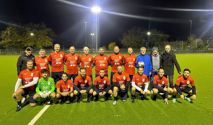 Bonner Altlöwen siegen im neuen Dress