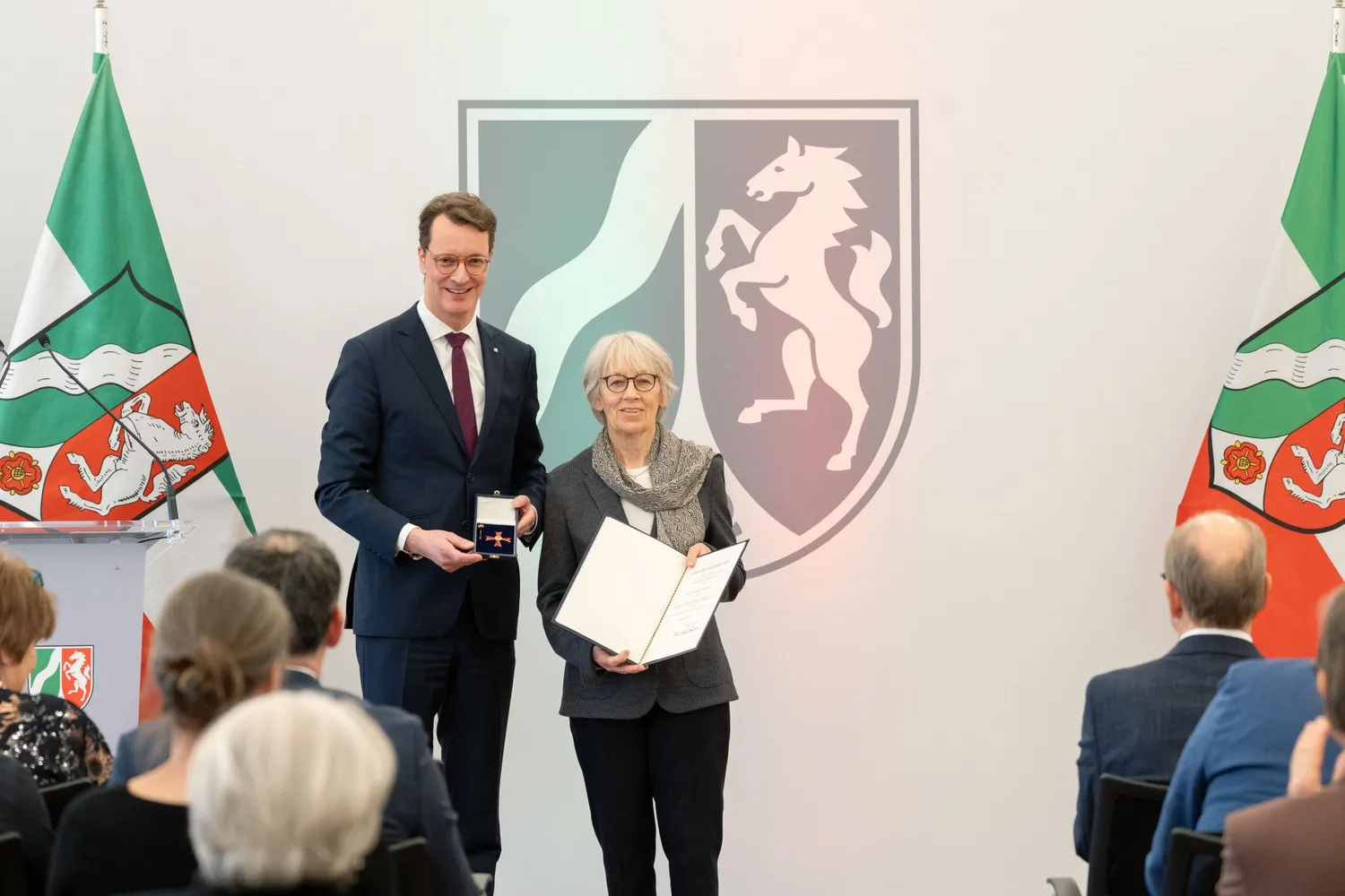 Anne Trabant-Haarbach erhält Bundesverdienstkreuz