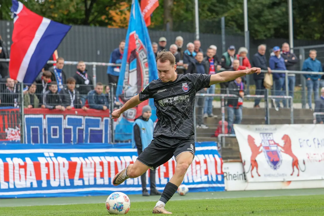 Foto zum Newsartikel Der Ball rollt wieder