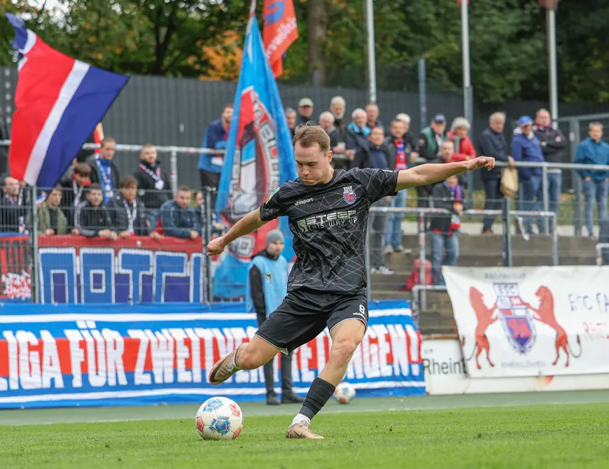 Der Ball rollt wieder