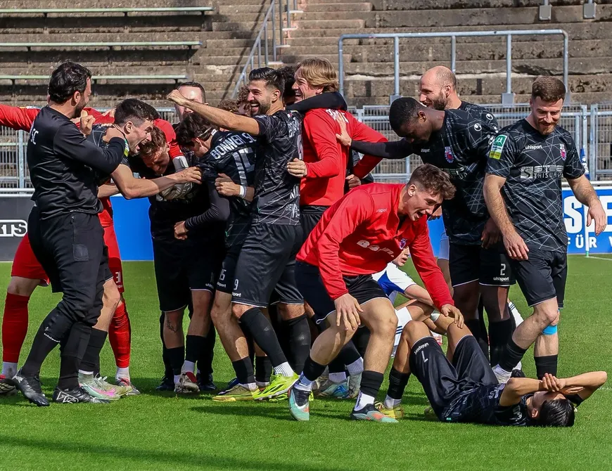 Spätes Drama im Parkstadion