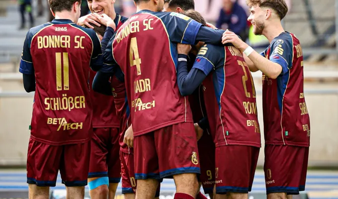 Heimsieg im Rheinderby