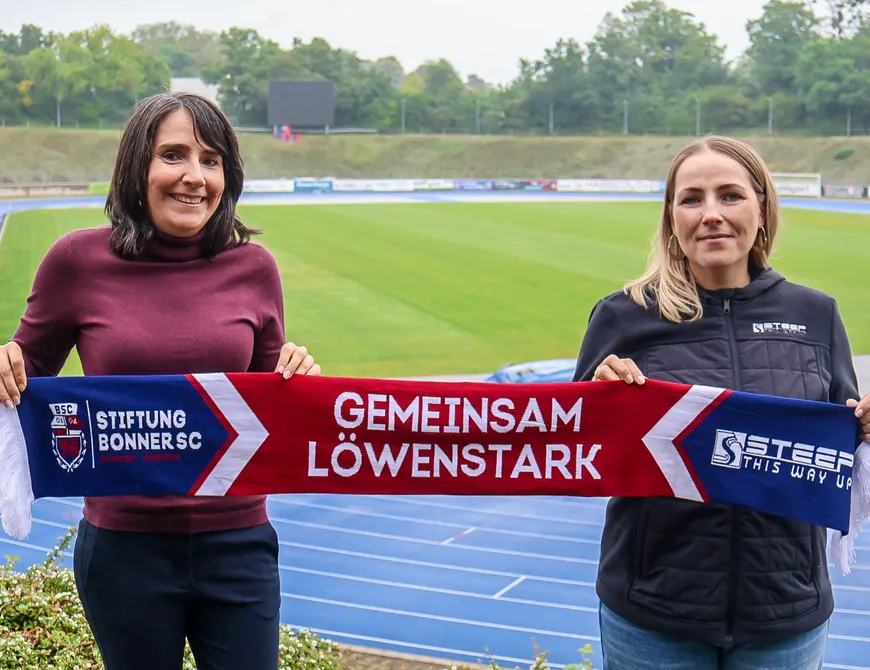 Gemeinsam löwenstark: Stiftungsschal zum Stiftungsspieltag 