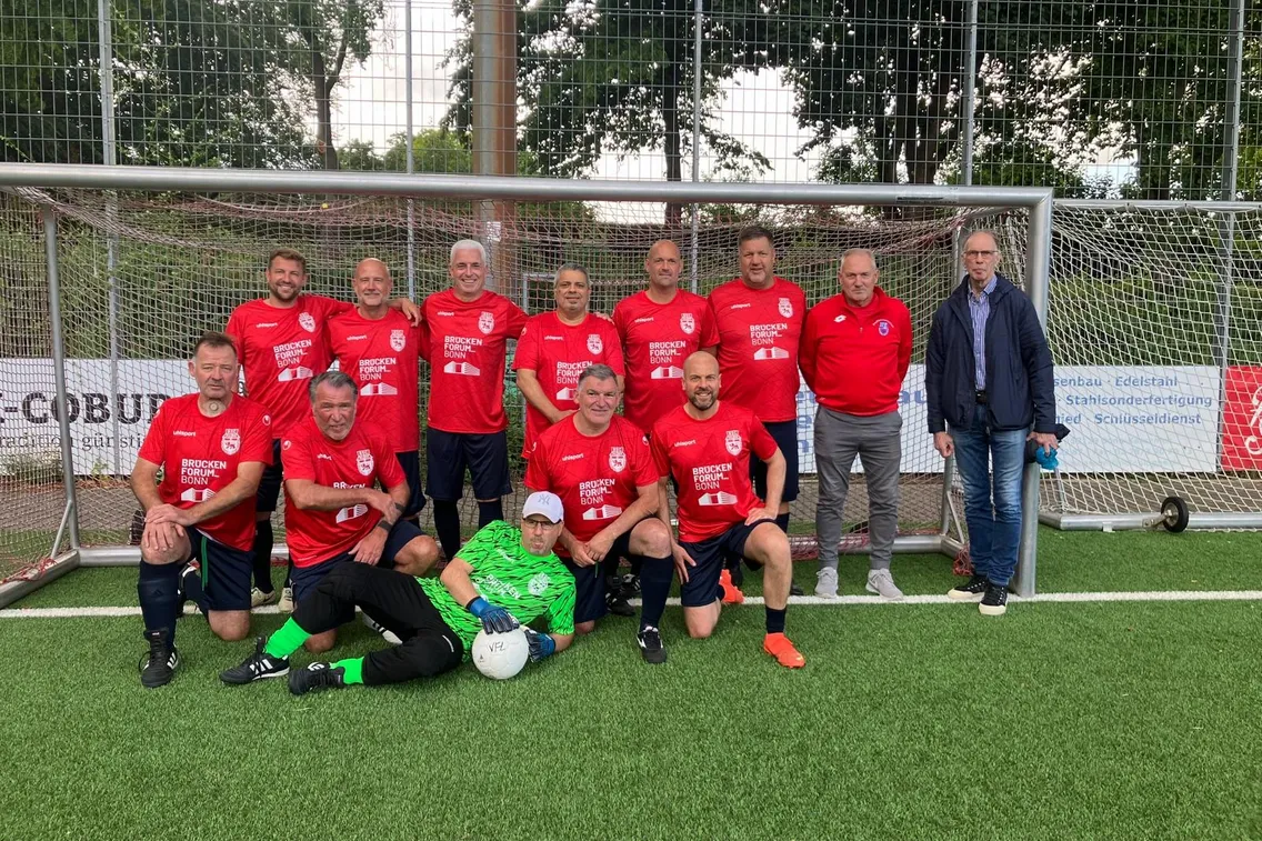 Foto zum Newsartikel Dritter Platz für die Altlöwen beim Ü-40 Wasserland Cup