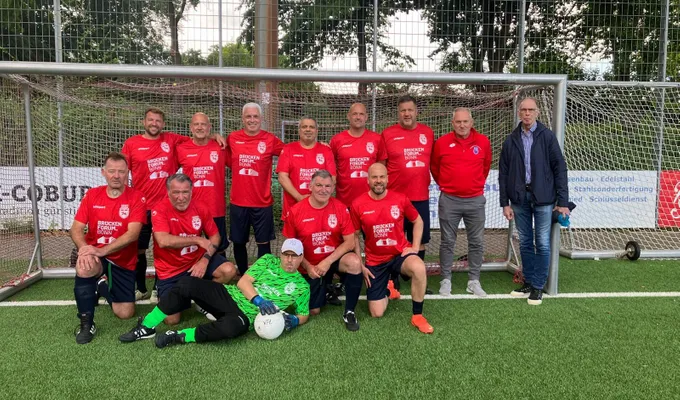 Dritter Platz für die Altlöwen beim Ü-40 Wasserland Cup