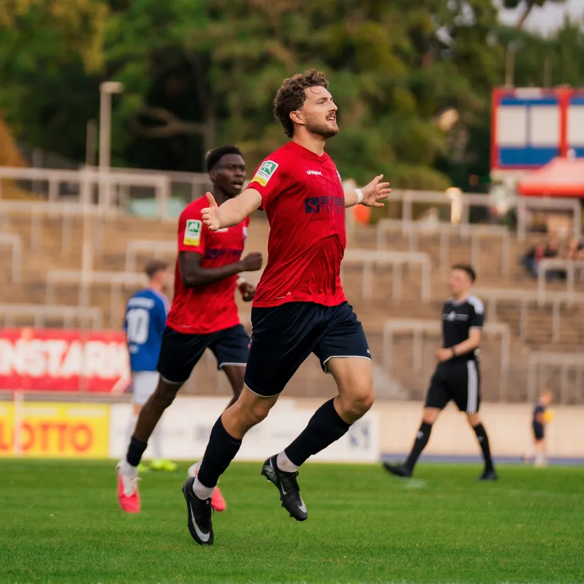 Jonas Berg nach dem Treffer zum 1:1 