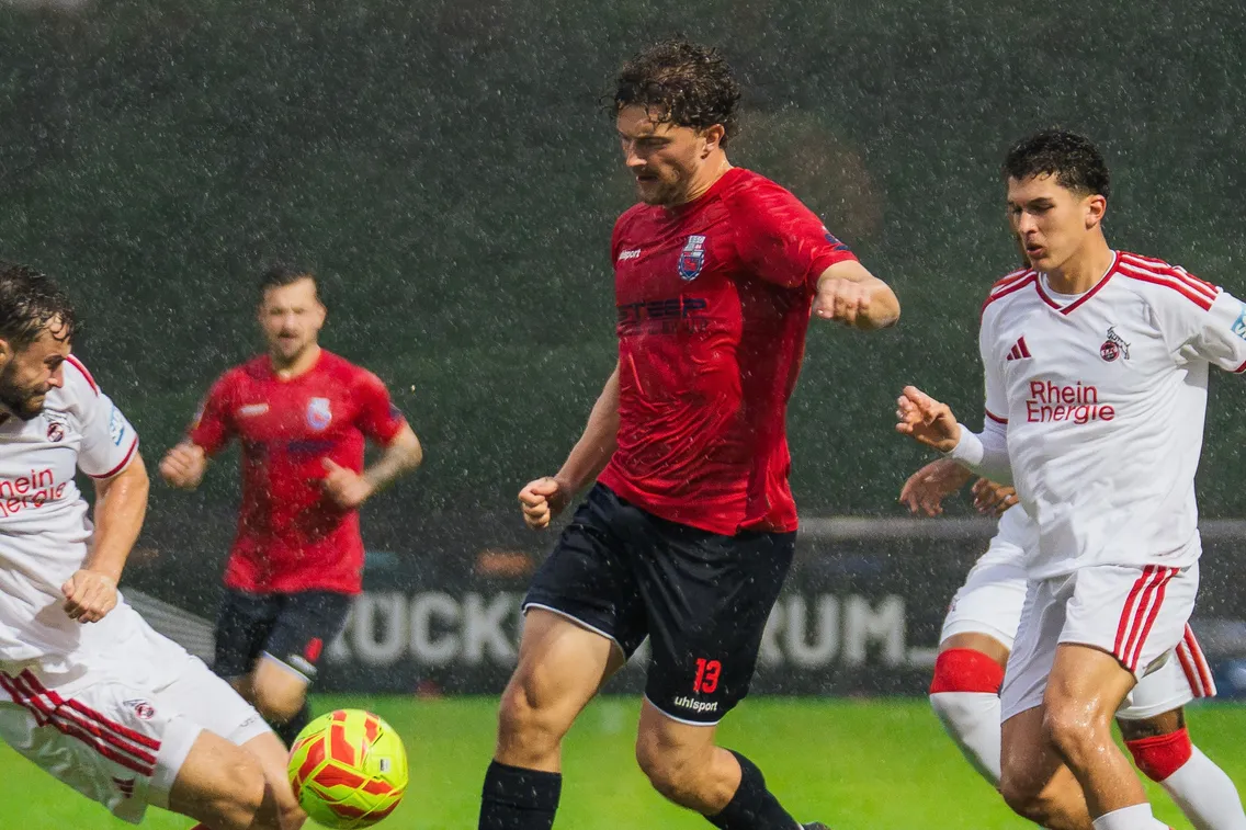 Foto zum Newsartikel Erster Saisonsieg! Rheinlöwen drehen Partie gegen Kölns U23