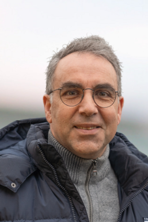 Deniz Bakir