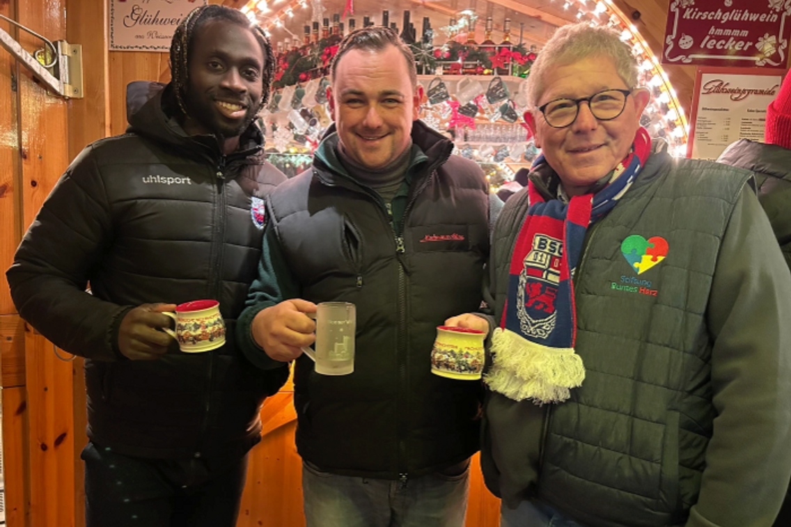 Foto zum Newsartikel Glühwein für den guten Zweck