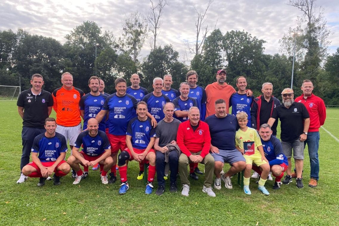 Foto zum Newsartikel Traditionsmannschaft zu Gast bei der Ü40 des SV Wichterich