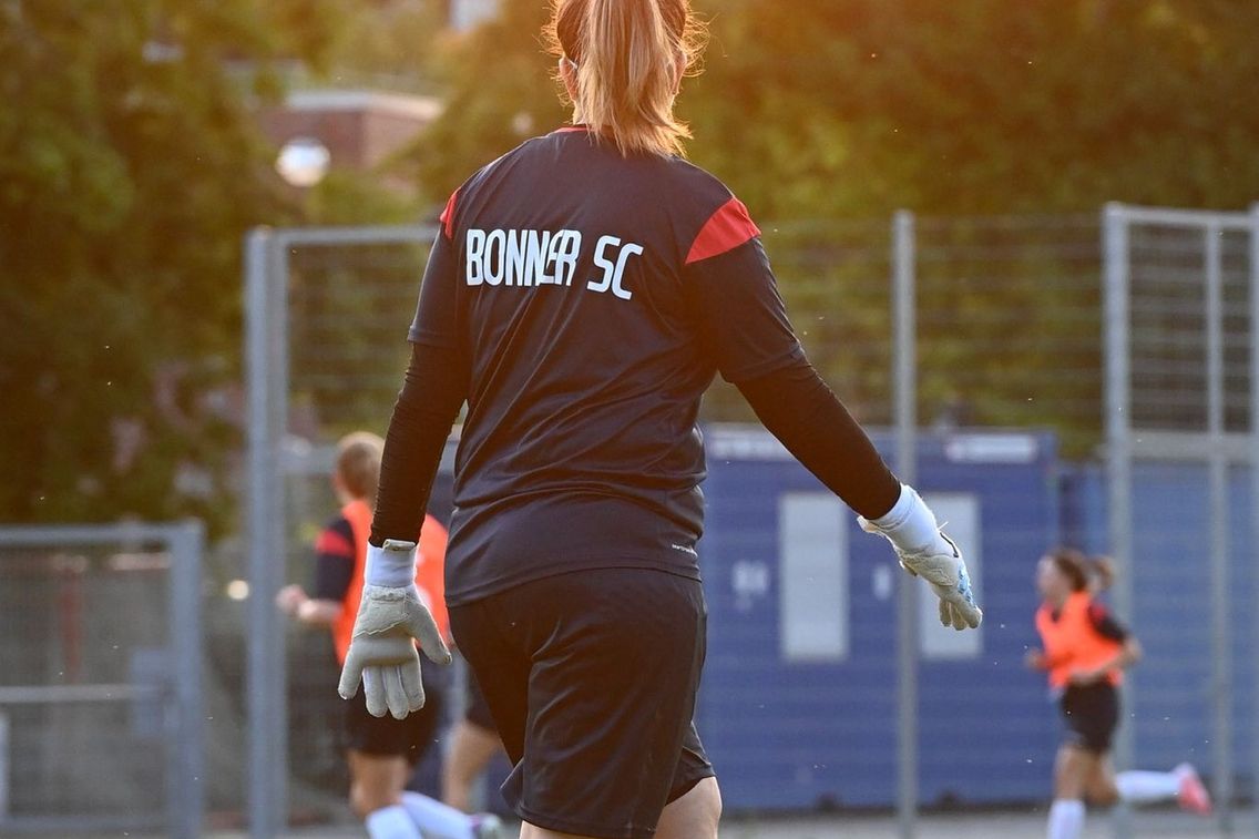 Foto zum Newsartikel Frühzeitige Herbstmeisterschaft für die Frauen des Bonner SC