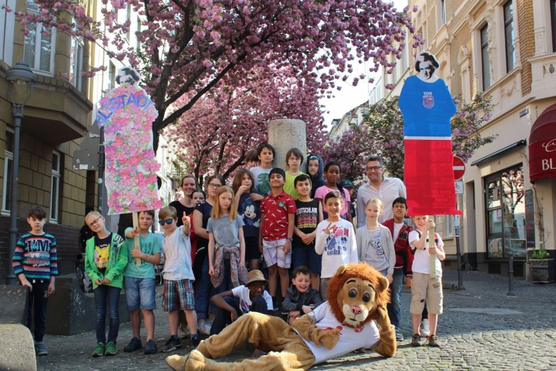 Foto zum Newsartikel Beethovens Fußball-Sinfonie: Grundschulverbund Marienschule/ Nordschule waren dabei!