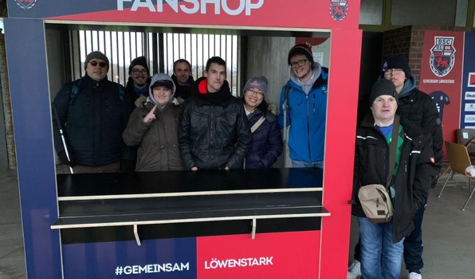 Team AM: Fanartikelstand wird finalisiert und in Betrieb genommen