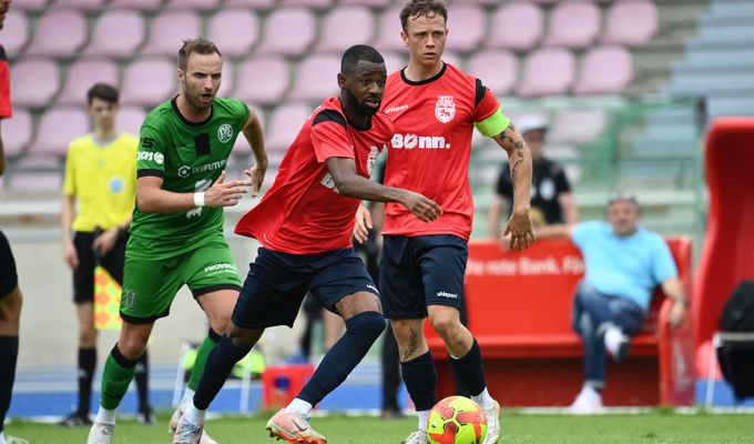 Testspiel gegen Koblenz findet auf Kunstrasen statt!