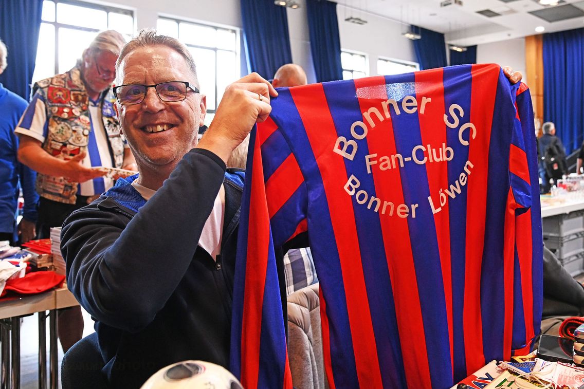 Foto zum Newsartikel 1. Bonner Fußballbörse im Brückenforum